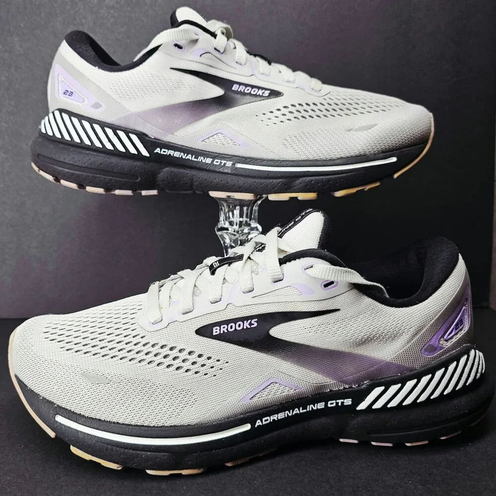Brooks Women 8.5 Comfy footwear